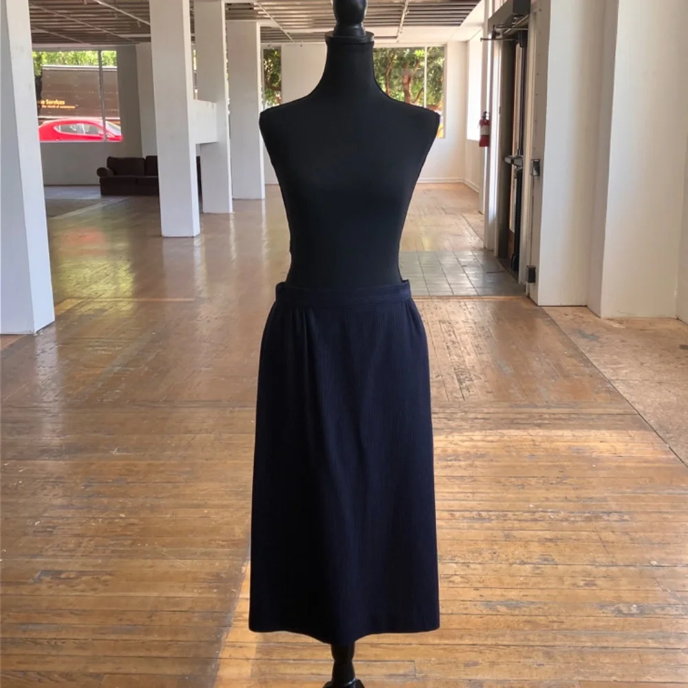 Vintage navy pinstriped skirt suit - Picture 13 of 14